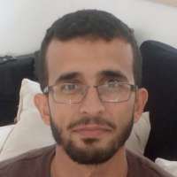 עבדאללה אדהמי בית הזכוכית פלוס