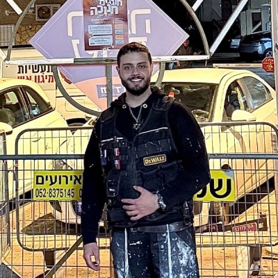 אדיר צבעי והנדימן