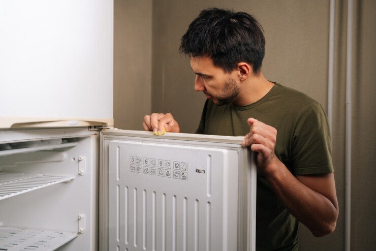 אל תפתחו את דלת המקרר