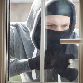 שודדים התחזו לטכנאים ותקפו אדם בביתו