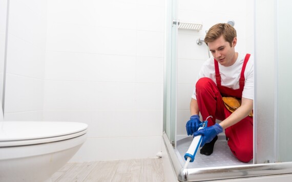 חידוש פס האיטום או החלפת הגומיות? כל מה שצריך לדעת איטום המקלחון