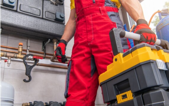 אינסטלטור חירום: המדריך המלא להתמודדות עם תקלות דחופות