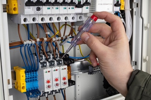 הלב של הבית: מדריך התקלות המלא בלוח החשמל