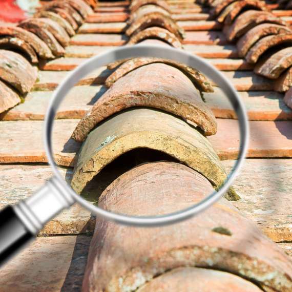 כך תאתרו נזילות מהגג