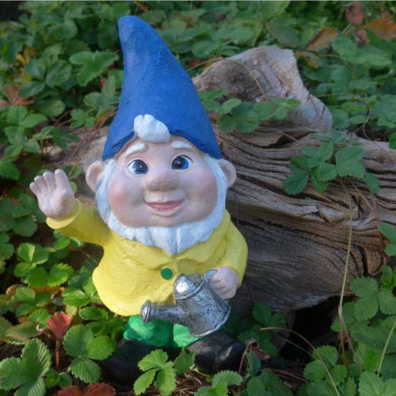 רהיטים לבית ולגינה: מזמינים מנגר או מקטלוג?