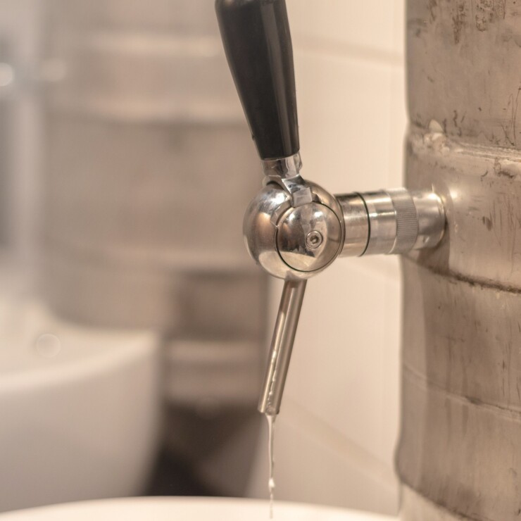 איך מאתרים ומתקנים נזילה מהניאגרה?