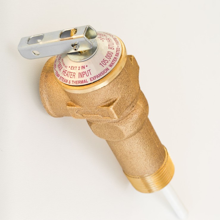 לשחרר קיטור: איך מתמודדים עם שסתום פורק לחץ מקולקל בדוד