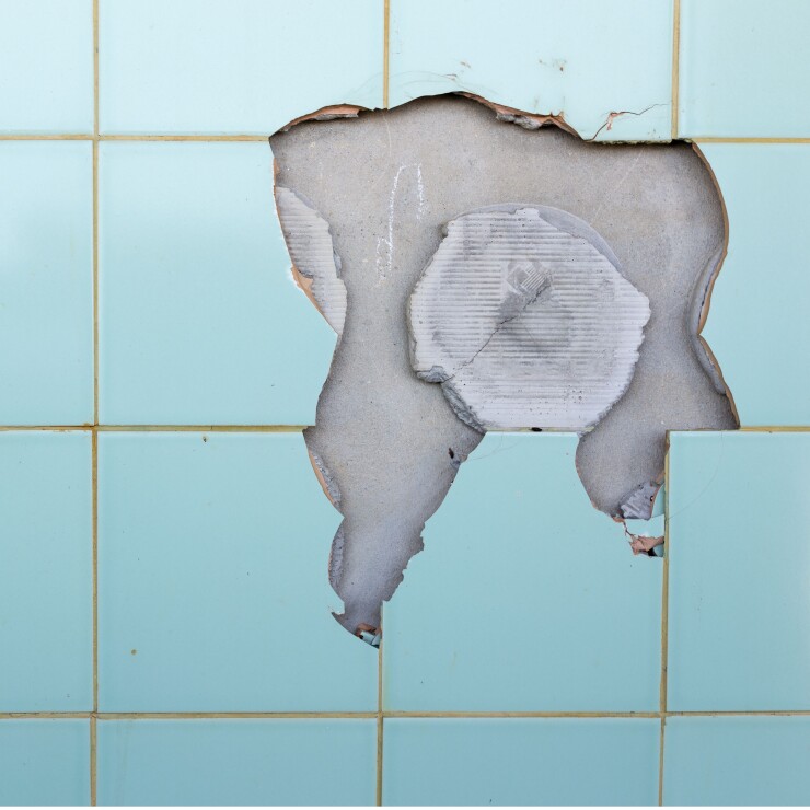 נזקי קידוח בקרמיקה: כך תתקנו את הבעיה בדיעבד