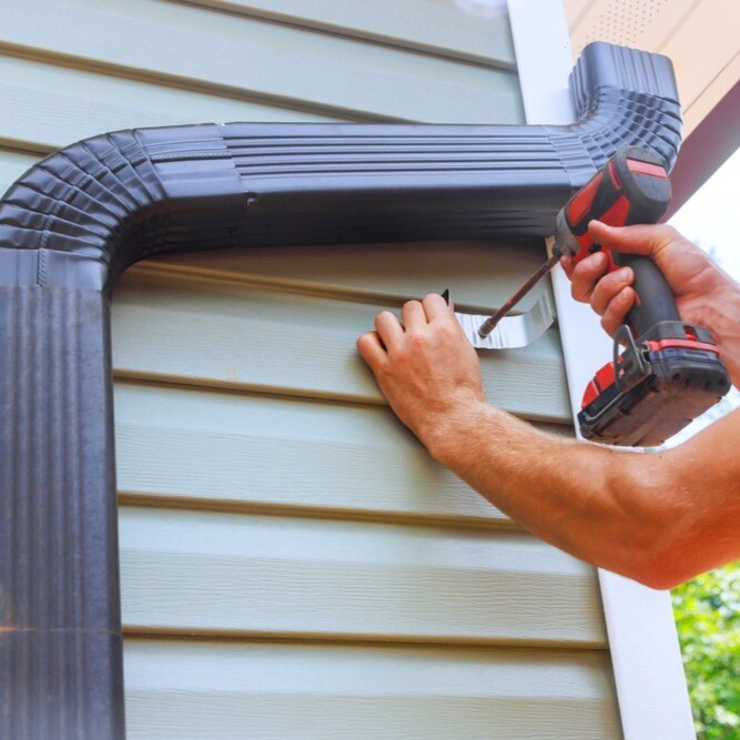 לא רק בגשם: המדריך השלם לאיטום ותיקון מרזבים