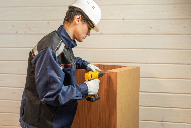 מעבר דירה עם ראש שקט: המדריך המלא להובלה שכוללת פירוק והרכבה