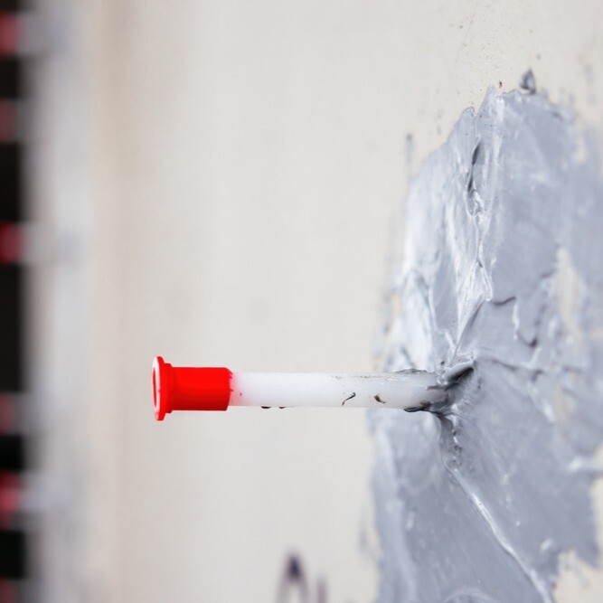 פתרון הקסם לרטיבות מתחת לפני השטח: כל מה שצריך לדעת על איטום בהזרקה