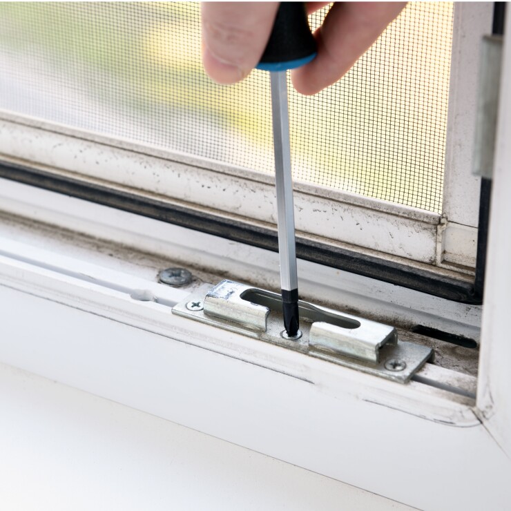 חלון הממ"ד לא נסגר: מהם הגורמים ומה עושים?