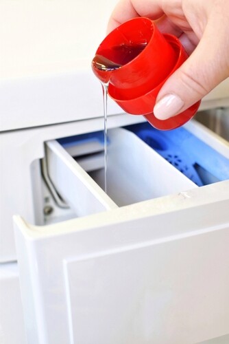 נזילה ממגירת הסבון במכונת הכביסה: כל מה שצריך לדעת