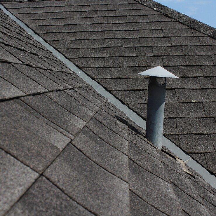 יריעות שינגלס: המדריך המלא לפתרון האיטום והעיצוב שכבש את הגגות