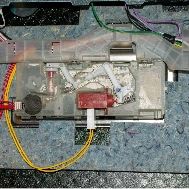 החלפת כרטיס פיקוד במדיח: תקלה נדירה ויקרה