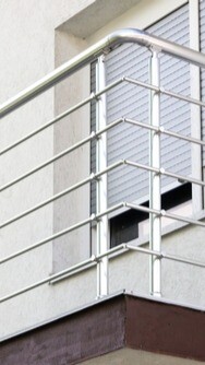 מעקה אלומיניום למרפסת: כל מה שחשוב לדעת לפני ההתקנה