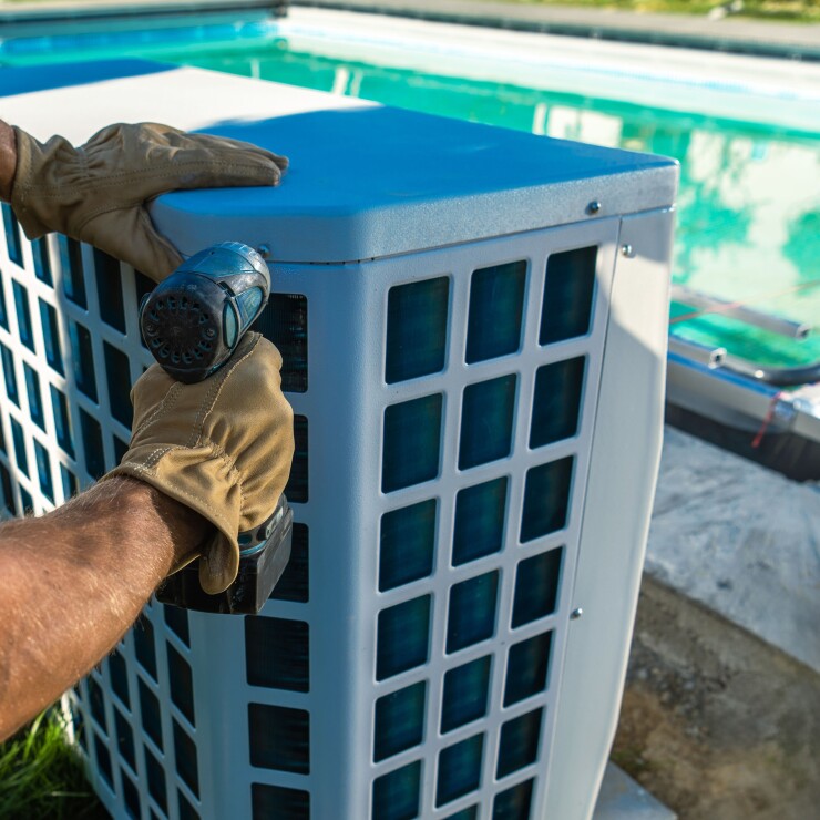 חם ונעים: המדריך המלא לשיטות חימום בבריכה הביתית