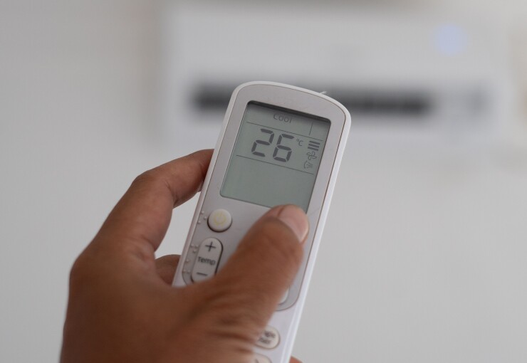 שליטה מלאה: כל מה שצריך לדעת על שלט המזגן