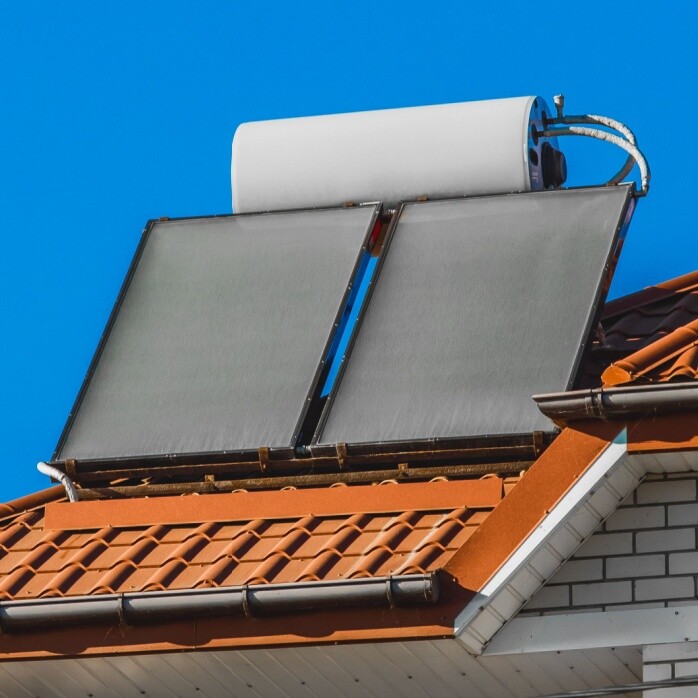 מים פושרים למרות שמש חזקה