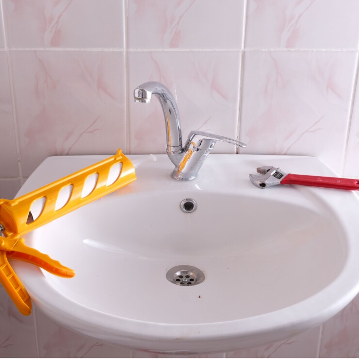 חידוש רובה באמבטיה? זו עבודה שהנדימן יכול לעשות עבורכם