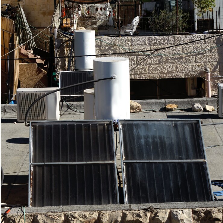 קולטים מוצלים חלקית: למה מספיק עץ או דוד של השכן כדי לחסום חצי תפוקה