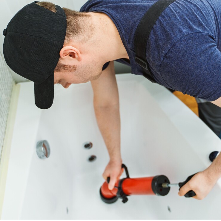 טיפול בסתימות באמבטיה: המדריך המקיף