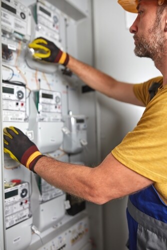 הלב של הבית: מדריך התקלות המלא בלוח החשמל