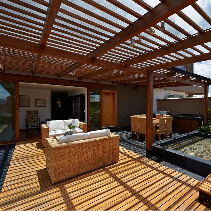 חלק מהבית: הפרגולה שלא נראית כמו פרגולה