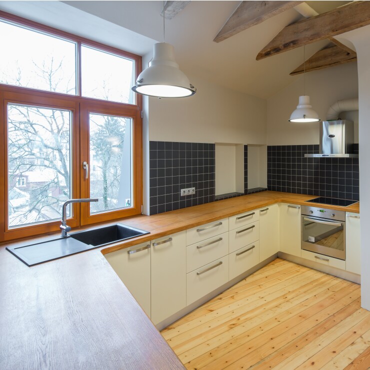 מה הורס מטבח חדש תוך שנה? טעויות פרזול נפוצות שלא רואים בהדמיה