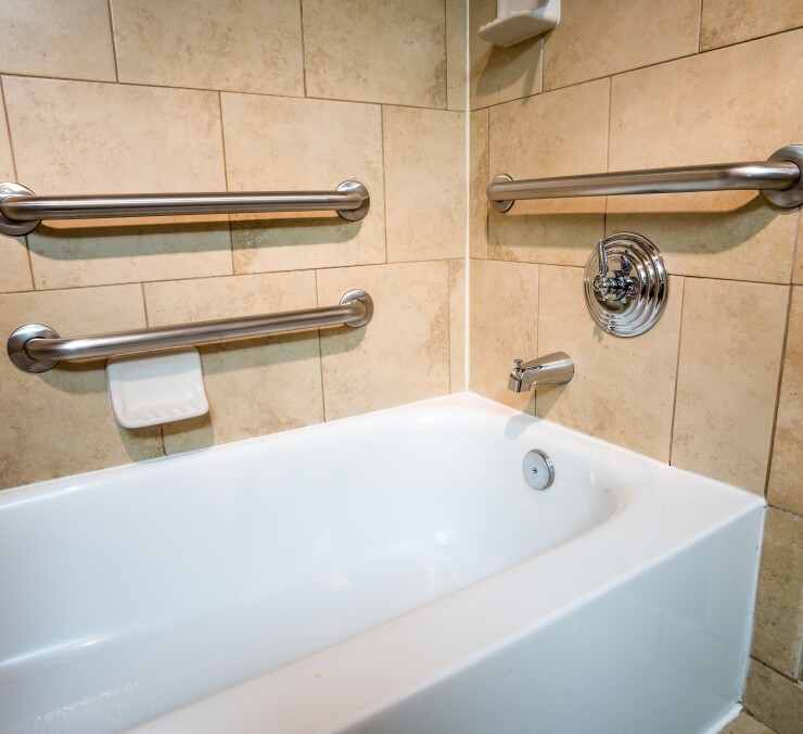 הנגשת חדר רחצה לנכים: כל מה שאתם צריכים לדעת 