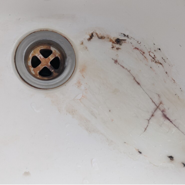 תיקון סדקים ושברים בכיור: כל מה שחשוב לדעת