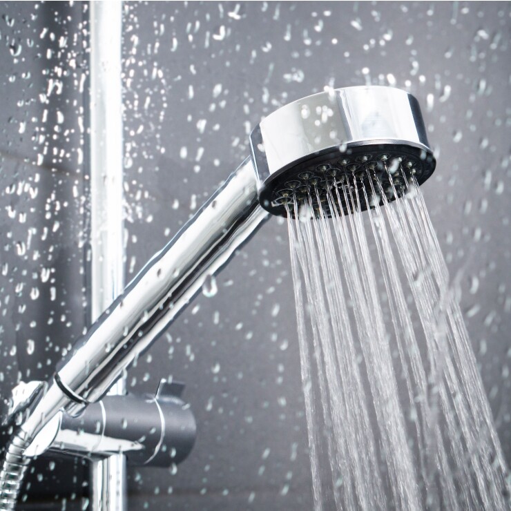 מיקום ראש המקלחת: התכנון שמונע רטיבות, בלאי וחוסר נוחות