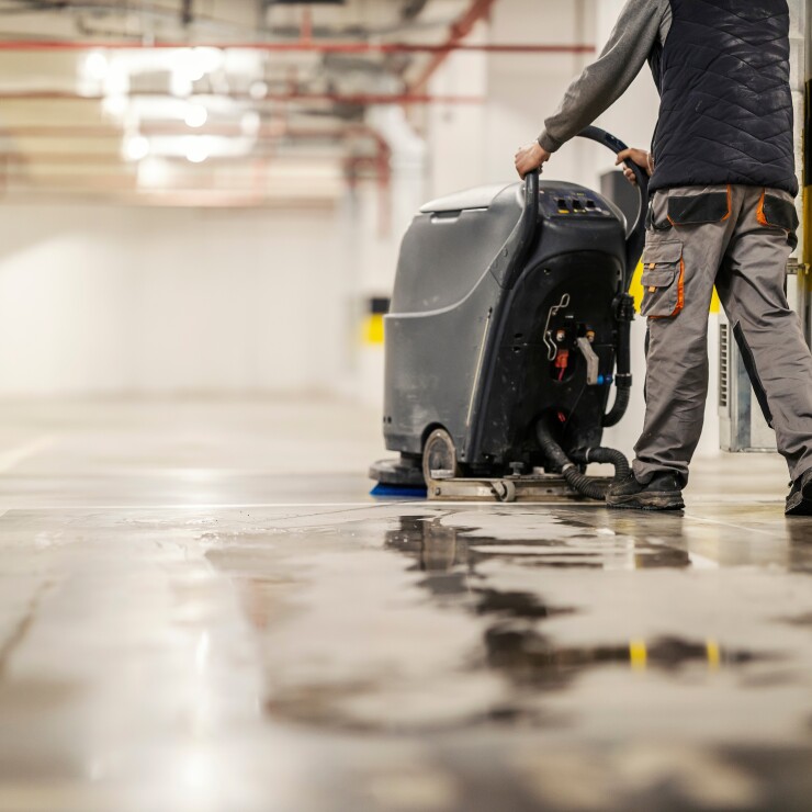 ניקיון חניונים: כל השלבים, דגשים והציוד שמפרידים בין חובבנות למקצוענות 