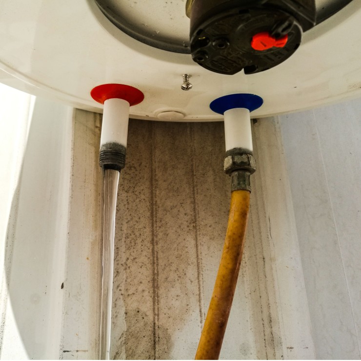 נזילה בדוד: כל מה שחשוב לדעת