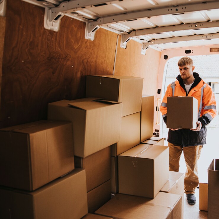 לא כל דבר נכנס למשאית: מה לא שווה להעביר ומה עדיף לקחת לבד