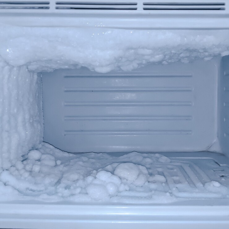 איך נפטרים מהקרח במקרר?