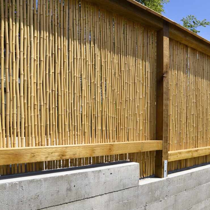 השילוב המנצח בין אסתטיקה ופרקטיות: התקנת גדר במבוק 