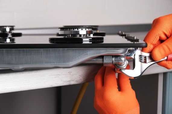 זיהוי סימני אזהרה במערכת הגז הביתית: מתי להתקשר לטכנאי גז ולא לחכות?